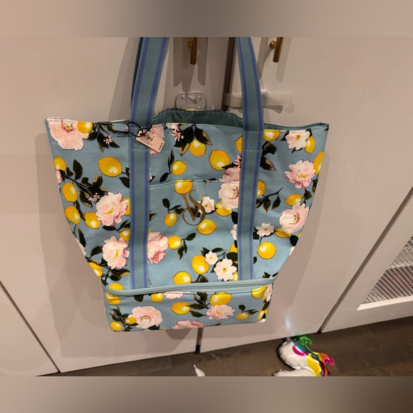 Victoria’s Secret tote bag - swim cooler tote bag - Picture 4 of 10